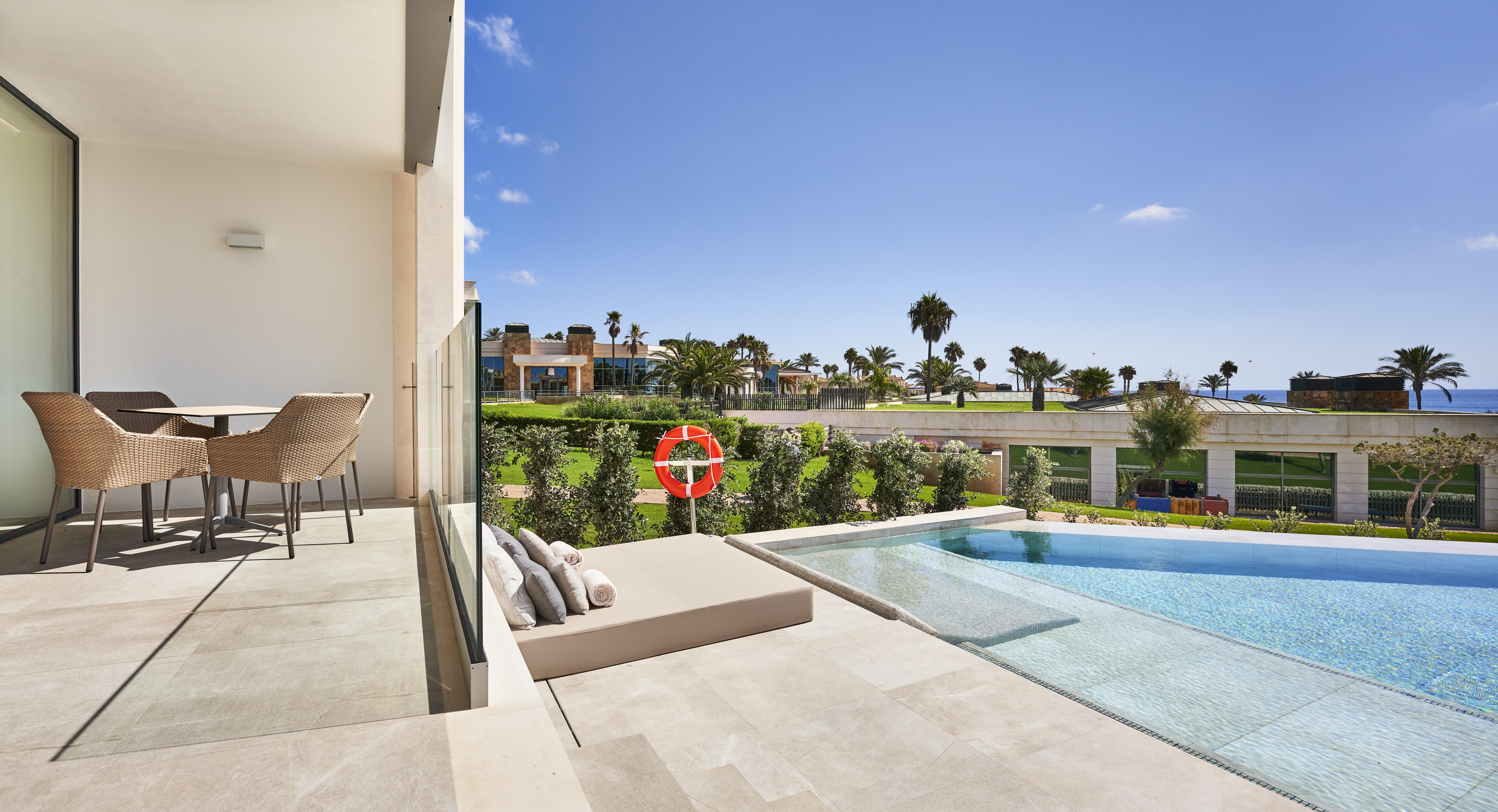 Insotel Punta Prima Prestige Suites & Spa Exterior photo