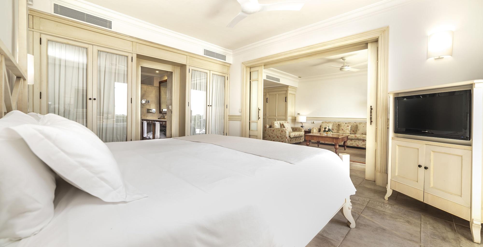 Insotel Punta Prima Prestige Suites & Spa Exterior photo