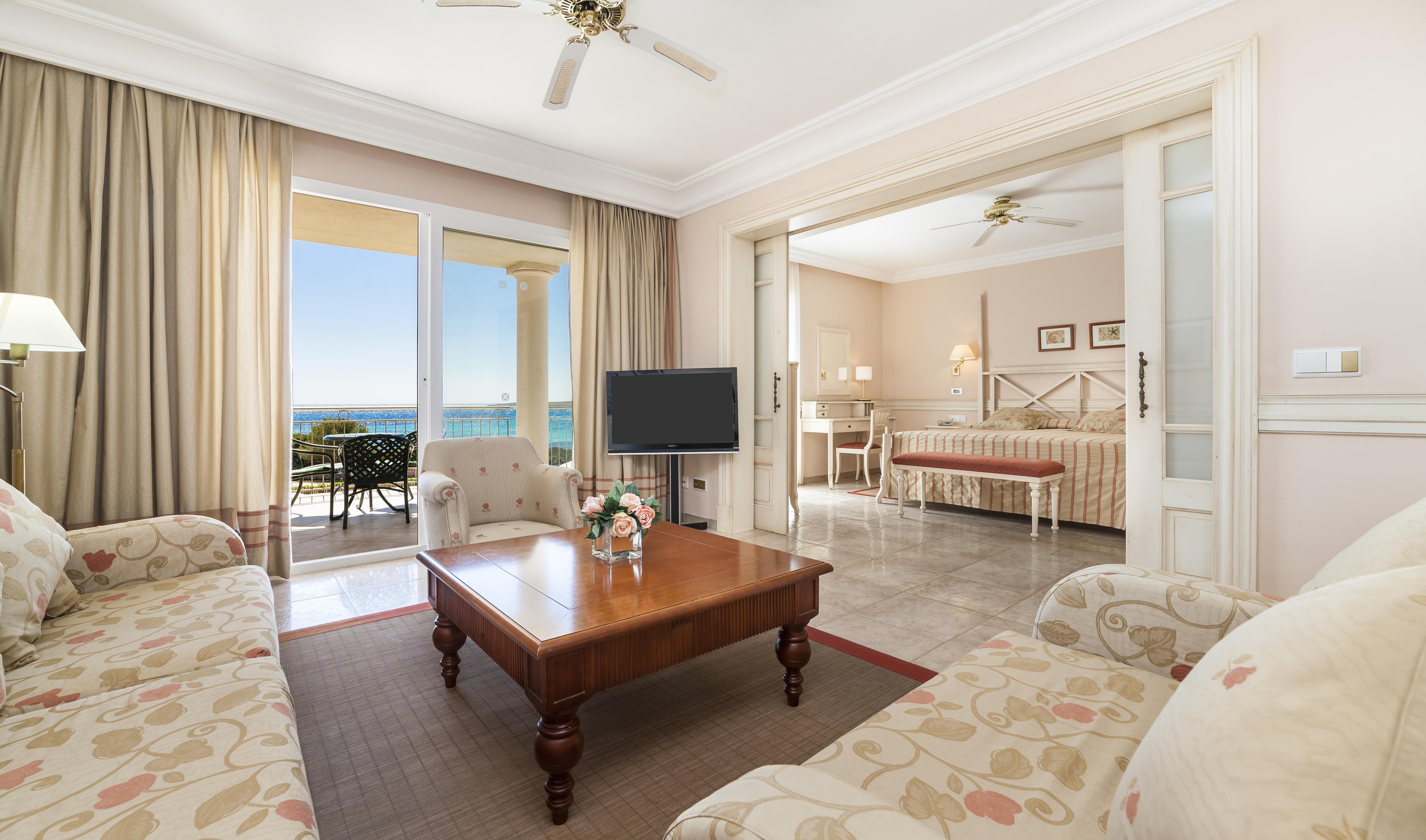 Insotel Punta Prima Prestige Suites & Spa Exterior photo